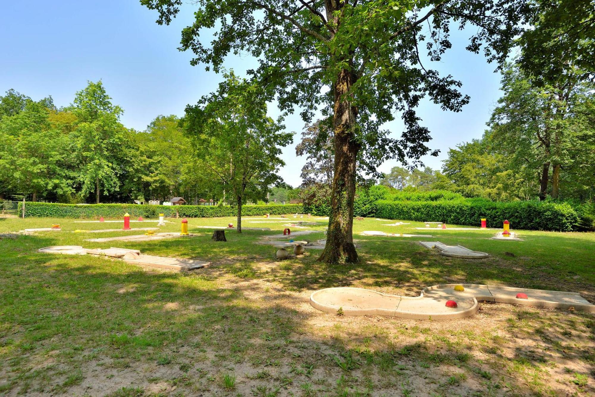 Combreux Camping Etang De La Vallee מראה חיצוני תמונה