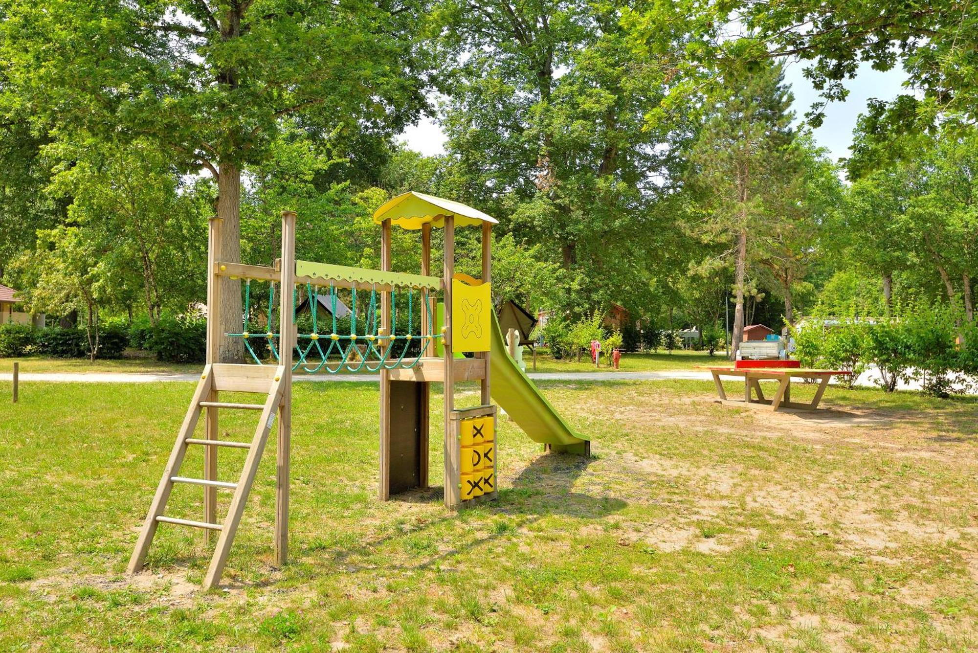 Combreux Camping Etang De La Vallee מראה חיצוני תמונה