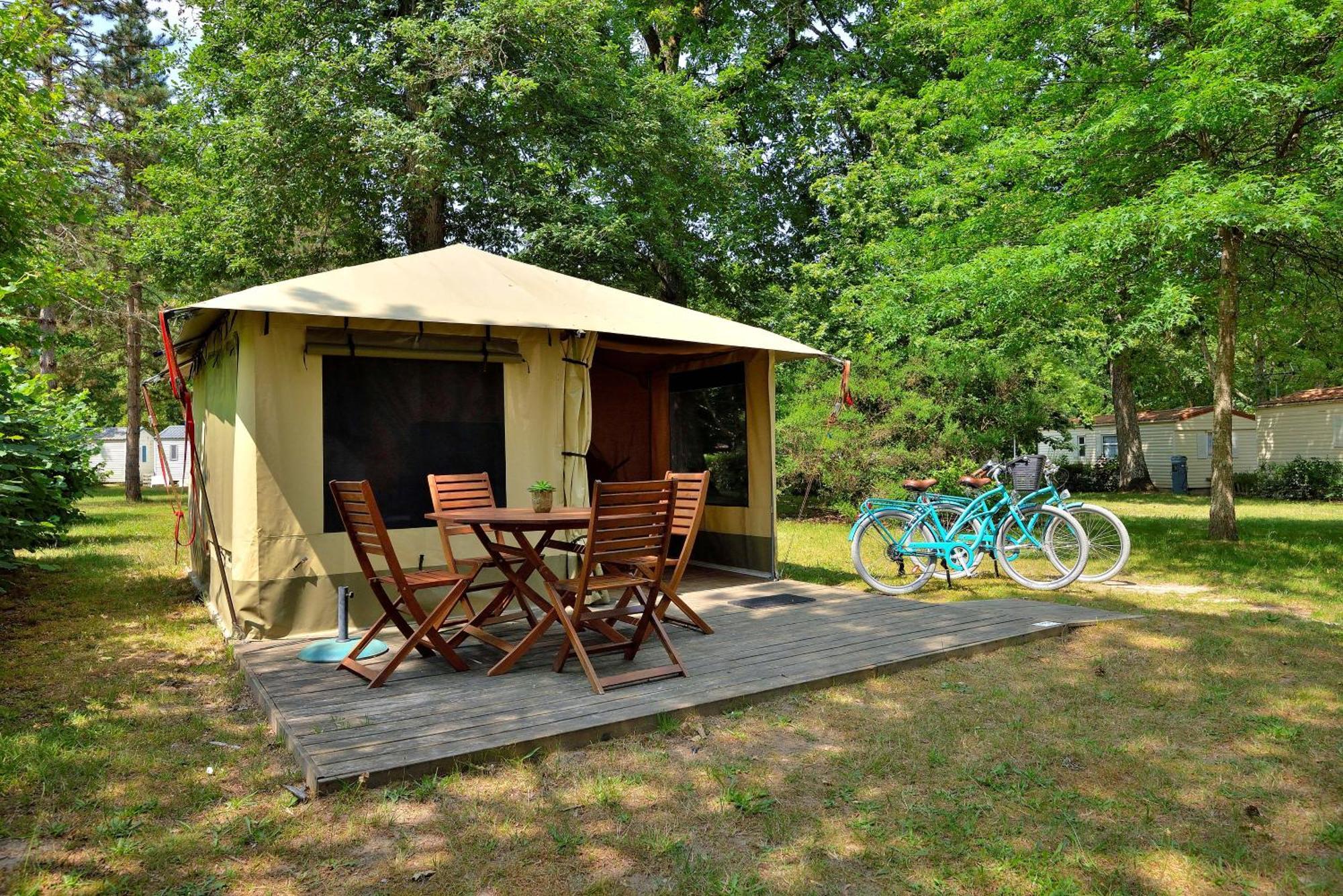 Combreux Camping Etang De La Vallee מראה חיצוני תמונה